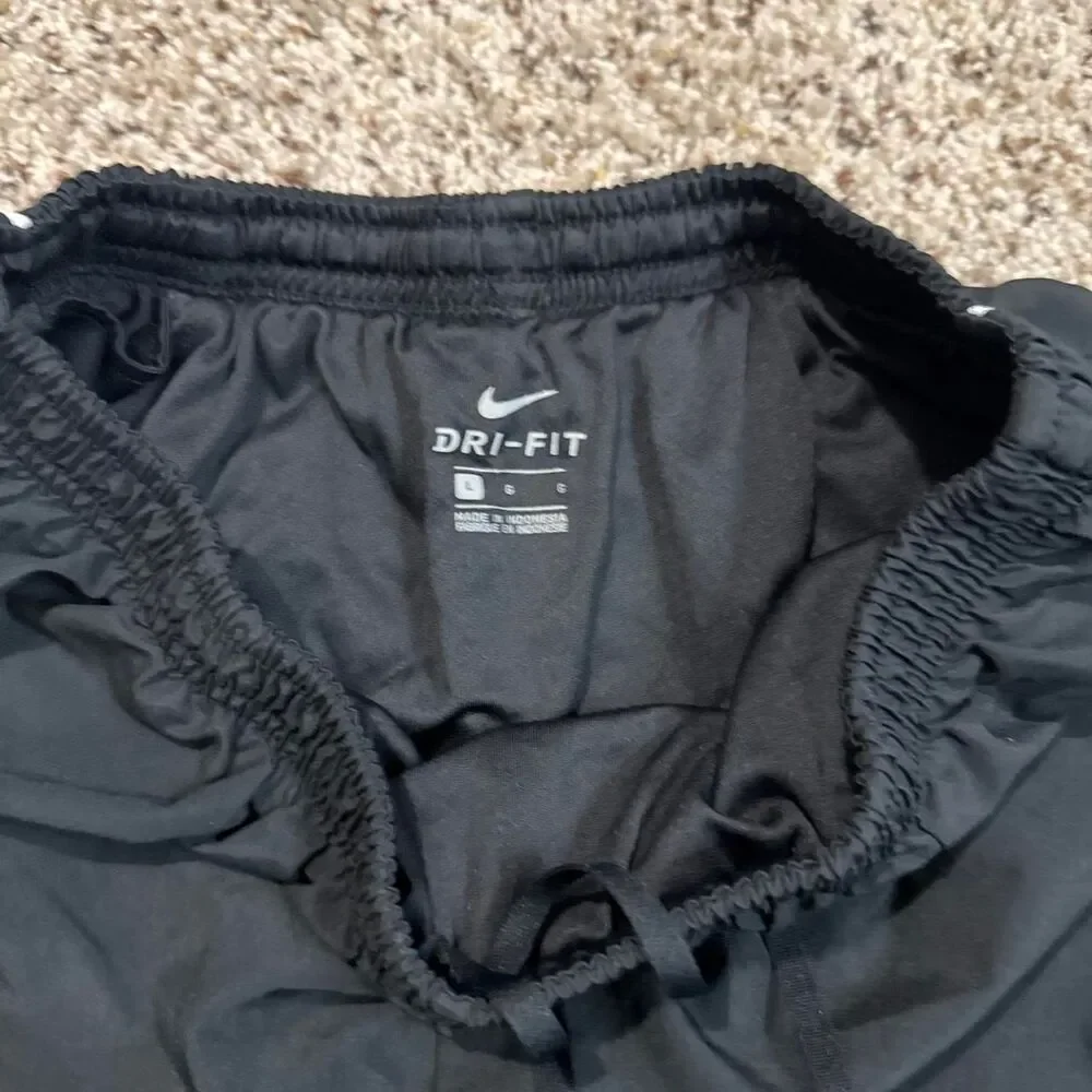 Nike black running